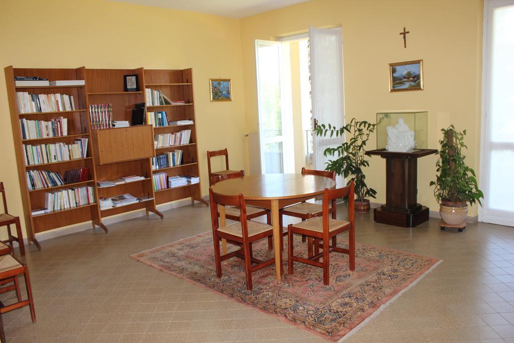 Centro Di Spiritualita Maria Candida Armeno Exterior foto