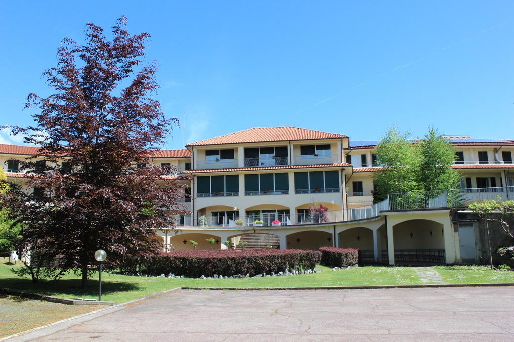 Centro Di Spiritualita Maria Candida Armeno Exterior foto